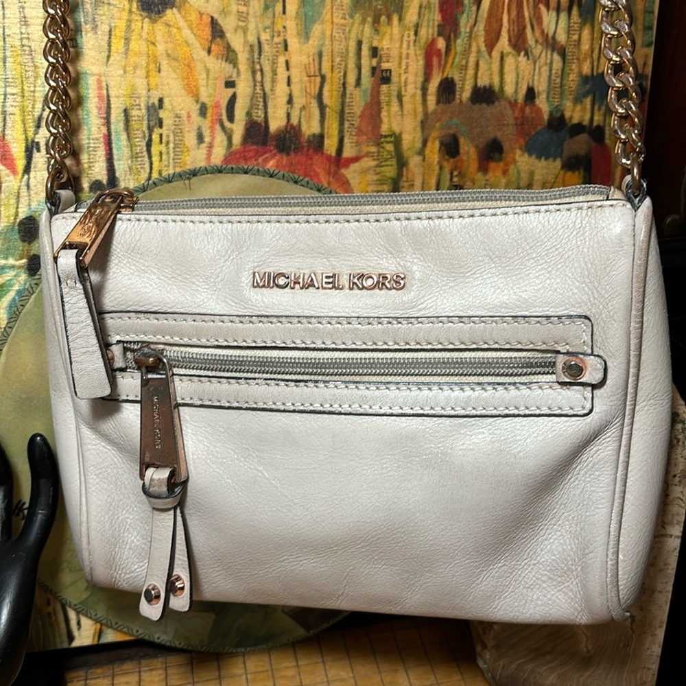 Michael Kors Off White Leather Bag Rose Gold Zip Pulls, Strap Chain GUC
